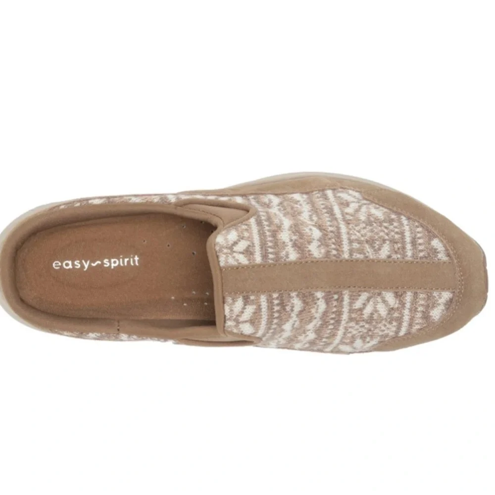 Easy Spirit Women's Traveltime suede Clog NWT size 6 slip on comfort